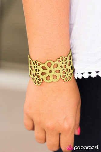 Paparazzi- Life's A Garden - Green Bracelet - Paparazzi Accessories