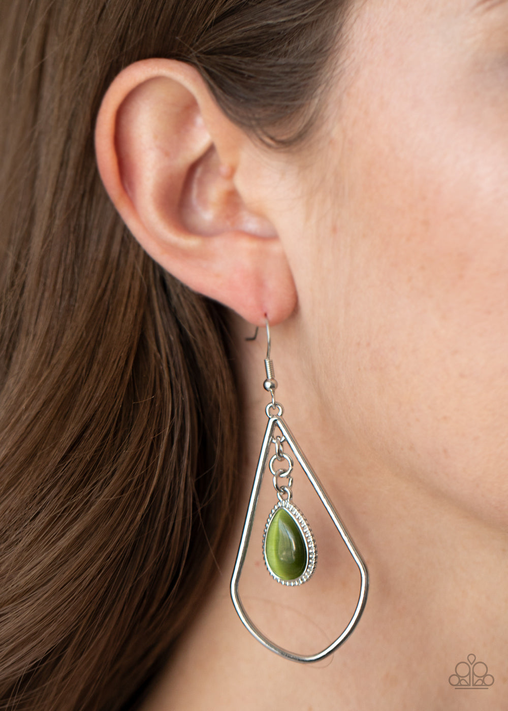 Paparazzi emerald on sale green earrings