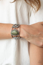 Load image into Gallery viewer, Paparazzi - Sahara Seasons - Green Bracelet - Paparazzi Accessories