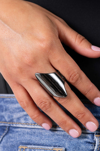 Paparazzi - Pointed Palm Desert - Black Ring