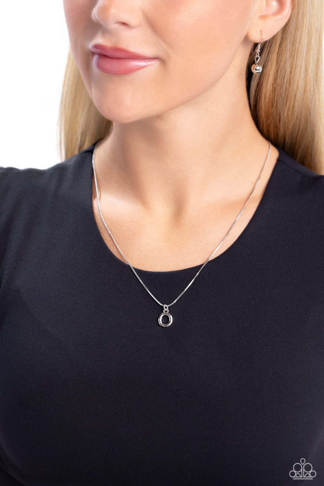 Paparazzi - Seize the Initial - Silver - O Necklace