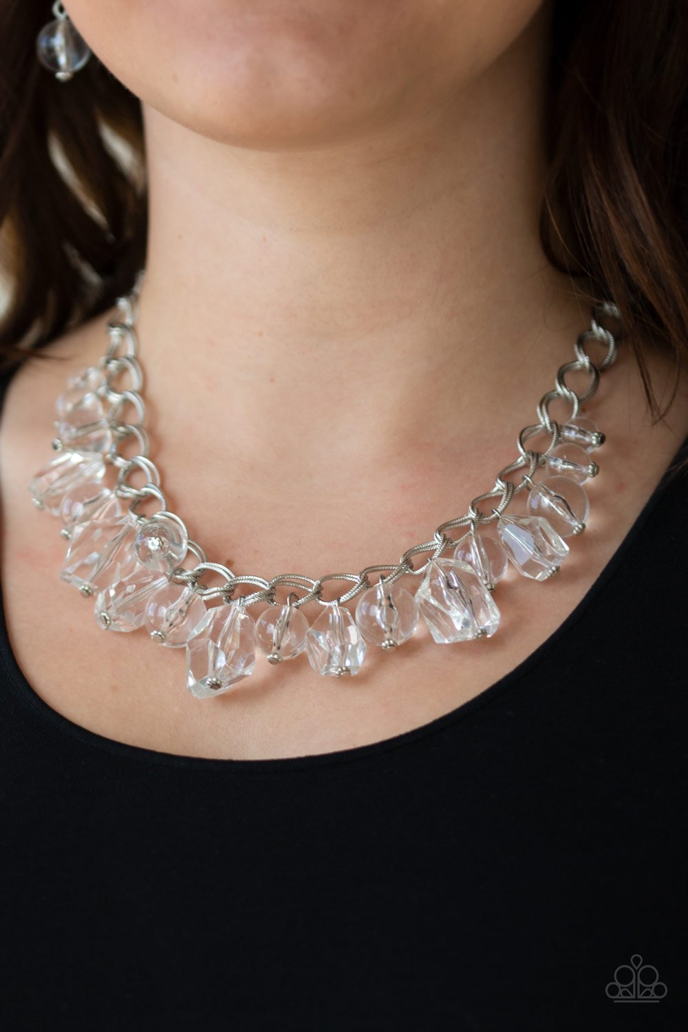 Paparazzi Paparazzi - Gloriously Globetrotter White - Clear Bead Necklace Necklaces