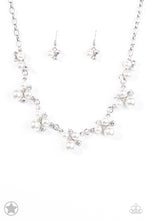 Load image into Gallery viewer, Toast to Perfection - Pearl Gold Necklace - Paparazzi Accessories - Paparazzi Accessories